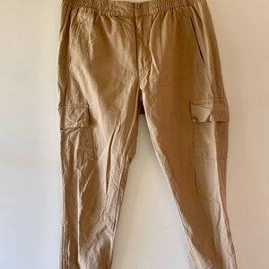 ASOS men’s Khaki Cargo pants with jogger hems Multiple pockets elasticized waist